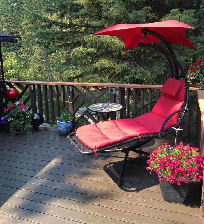 Redwood Meadows Bed And Breakfast Bragg Creek Exterior photo