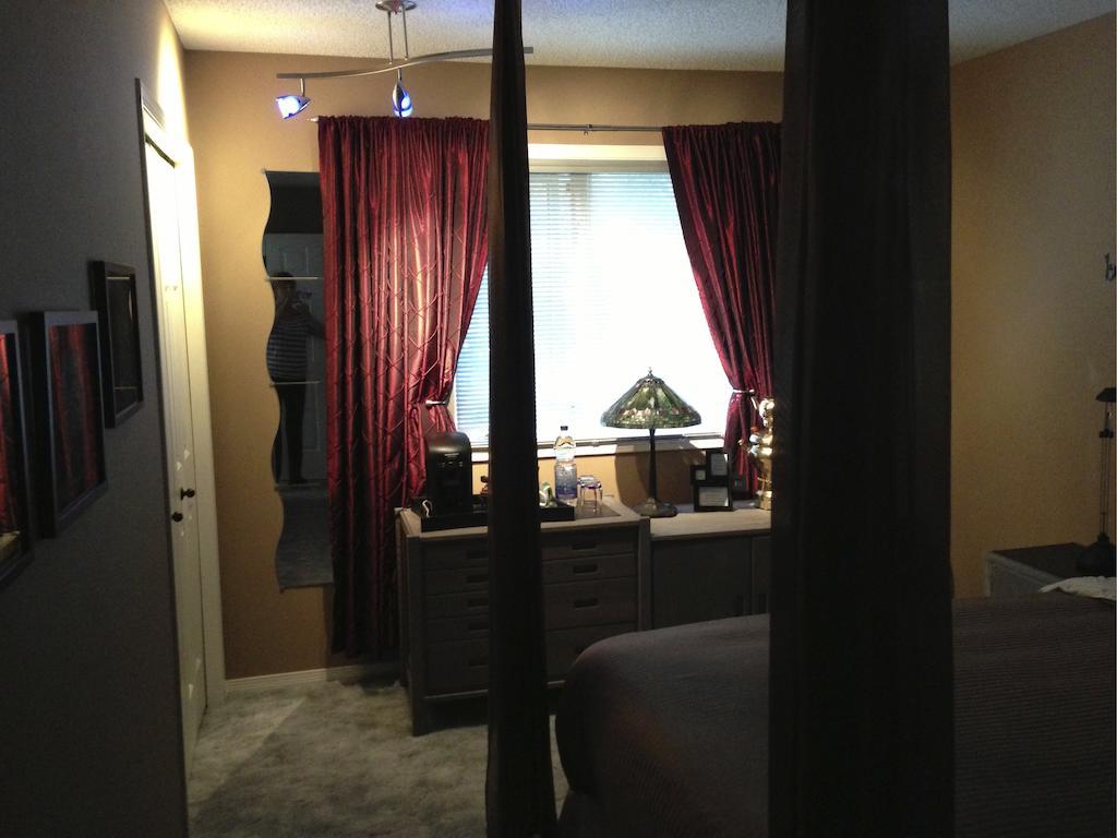 Redwood Meadows Bed And Breakfast Bragg Creek Room photo